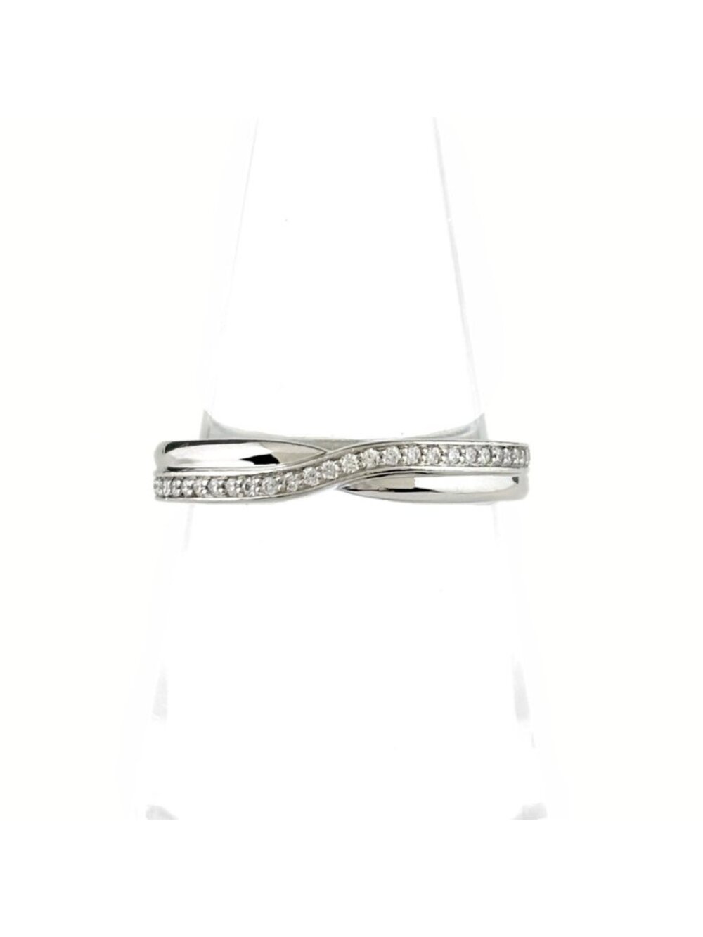 Harry Winston Tryst One Row Band Ring Platinum Pave Diamond